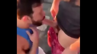 FUDENDO COM e DOIS PUTOS NO TERRA&Ccedil;O DO MEU PREDIO